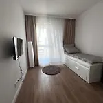 Апартаменты Kaskady Airport Modern - Close To The Airport - 10 Min, And Center - 15 Min