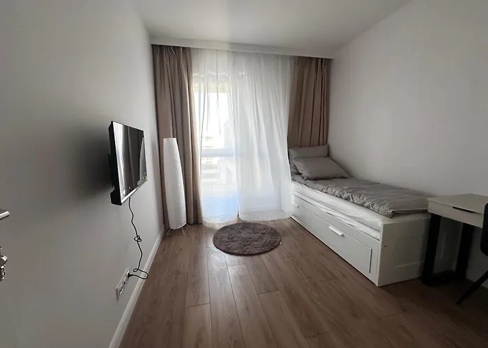 Апартаменты Kaskady Airport Modern - Close To The Airport - 10 Min, And Center - 15 Min