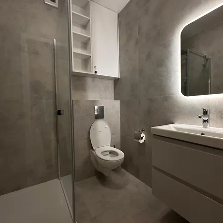 Kaskady Airport Modern - Close To The Airport - 10 Min, And Center - 15 Min Daire *