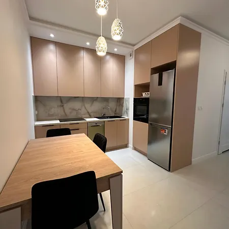 Kaskady Airport Modern - Close To The Airport - 10 Min, And Center - 15 Min *