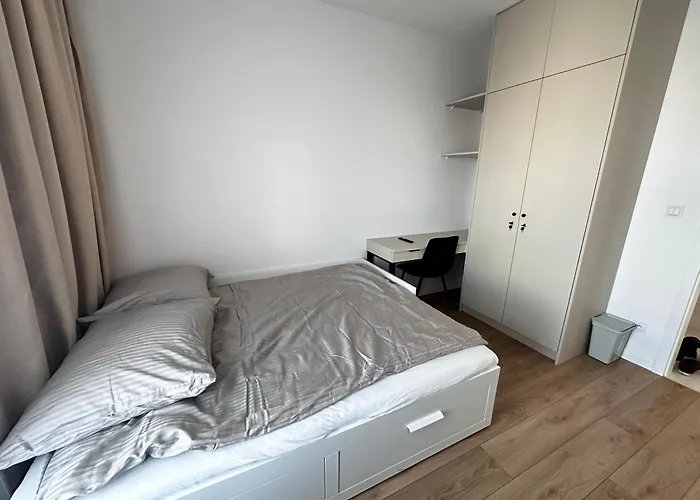 Apartament Kaskady Airport Modern - Close To The Airport - 10 Min, And Center - 15 Min *